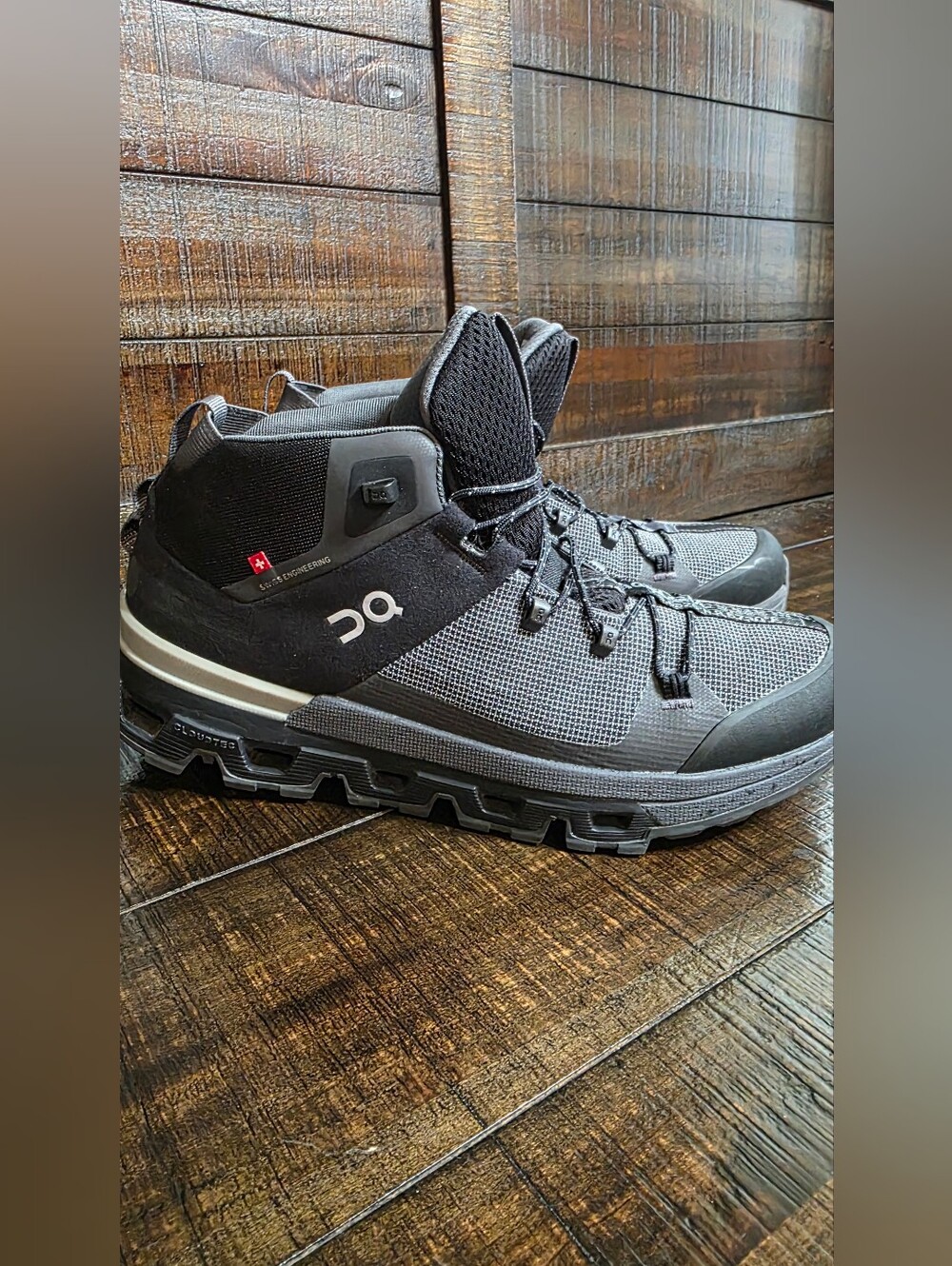ON Running Cloudtrax Black/Rock Hiking One-Pull Lacing Waterproof Shoes Womens 9